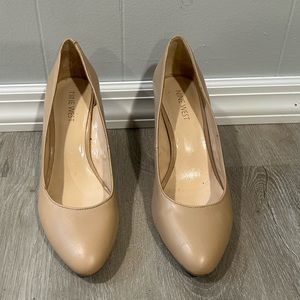 Nine West. Nudge wedge heel. Size 8